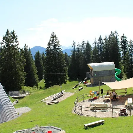 Jufa - Klangholzhus 3* Laterns