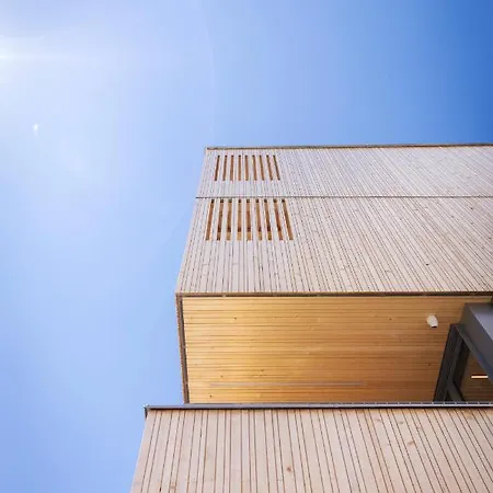 Jufa - Klangholzhus Латернс