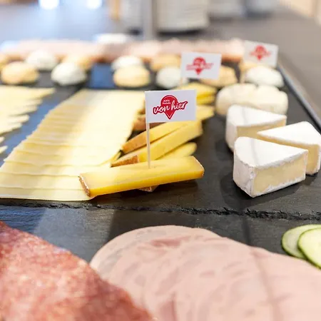 Jufa - Klangholzhus Латернс