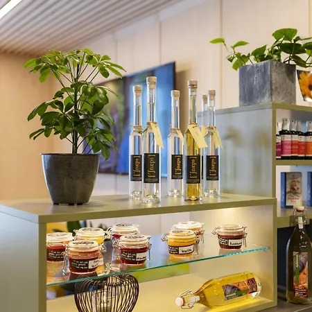 Отель Jufa - Klangholzhus 3*