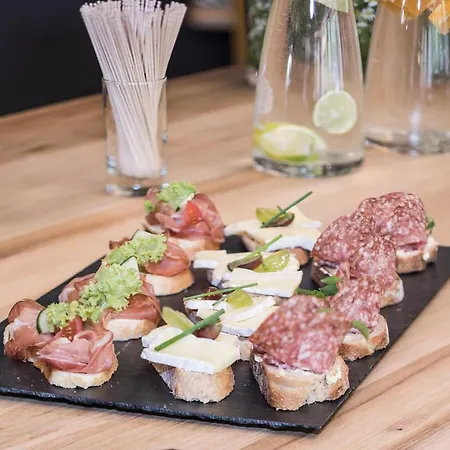 Jufa - Klangholzhus 3* Laterns